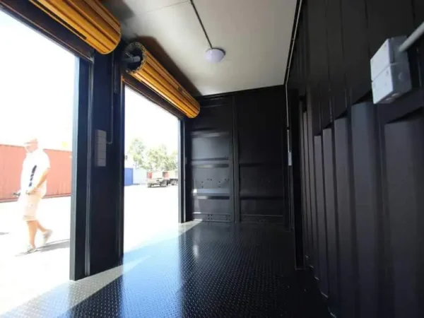 shipping-containers-tradeshow-displays-002.jpg